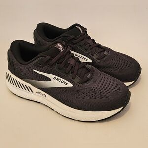 Women's Brooks Ariel 23 GTS size 7.5 Wide
